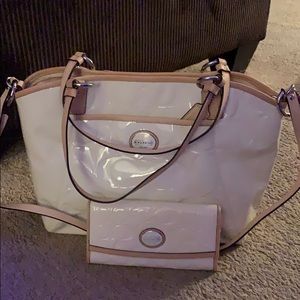 White patent leather coach purse with wallet